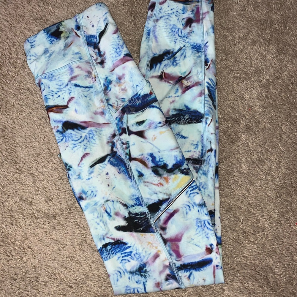 **SOLD**LULULEMON SIZE 4